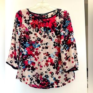 Adrianna Papell top Size M. Great condition